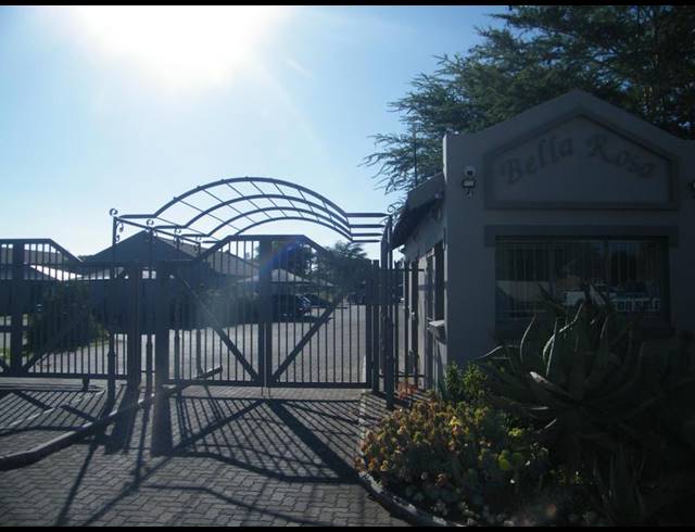 2 BEDROOM TOWNHOUSE FOR SALE IN HEATHERDALE AH